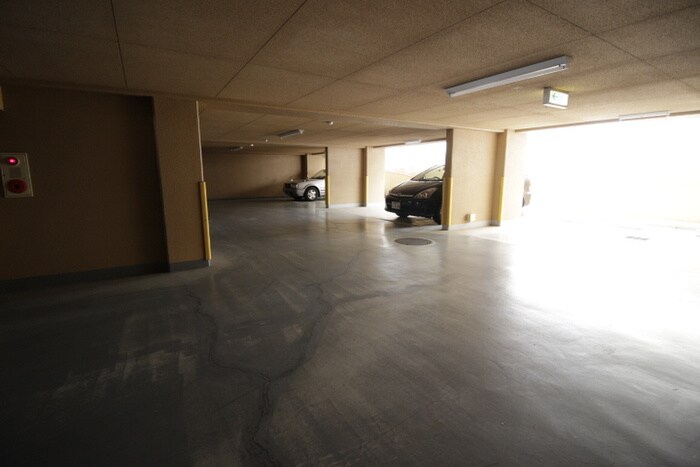 物件外観写真6　(駐車場)