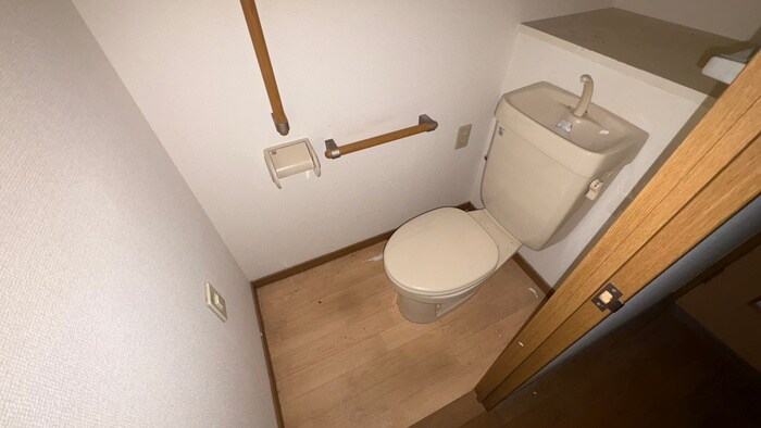 物件内観写真14　(トイレ)