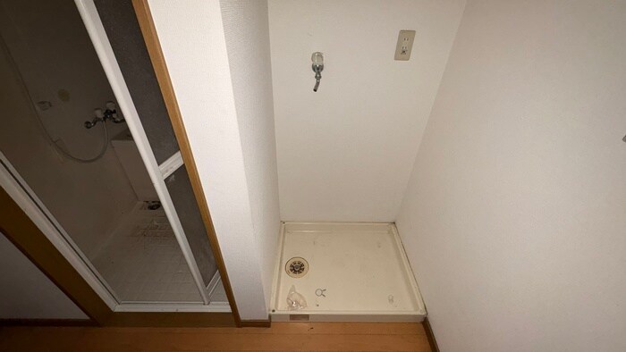 物件内観写真15　(洗濯機置場)