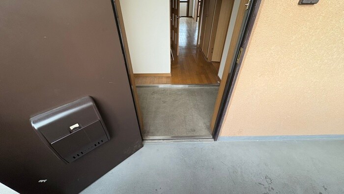 物件内観写真19　(玄関)
