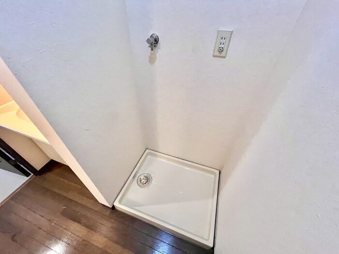 物件内観写真13　(洗濯機置場)