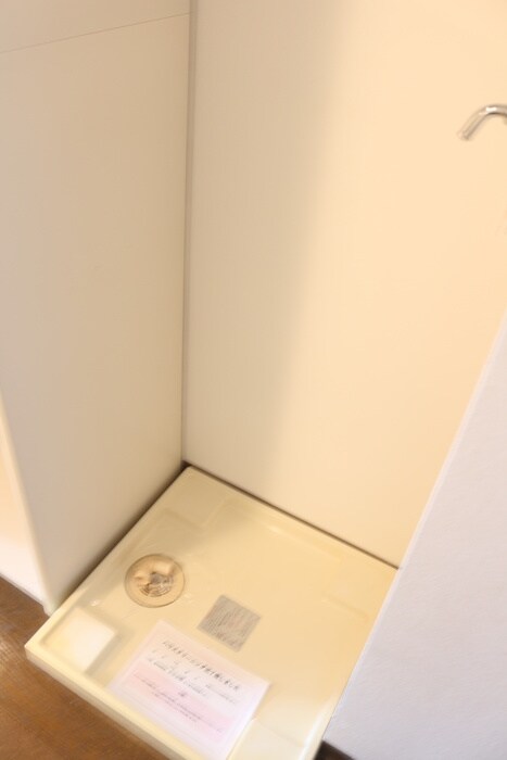 物件内観写真14　(洗濯機置場)