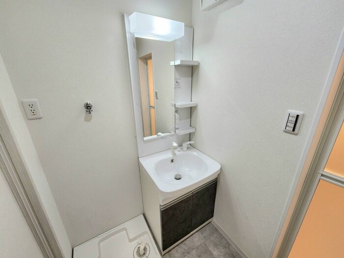 物件内観写真9　(洗面)