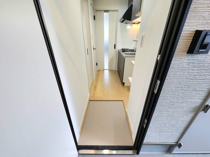 物件内観写真12　(玄関)