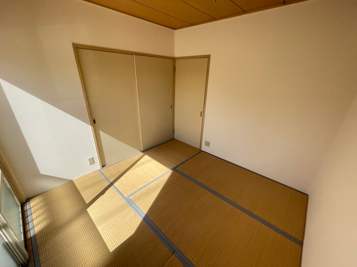 物件内観写真8　(居室)