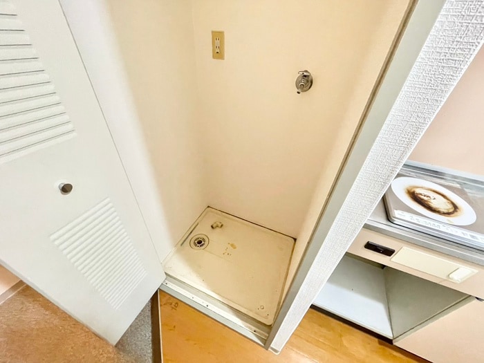 物件内観写真18　(洗濯機置場)