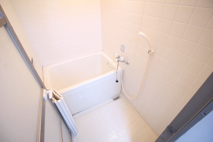 エスポワ－ル新中条のバス