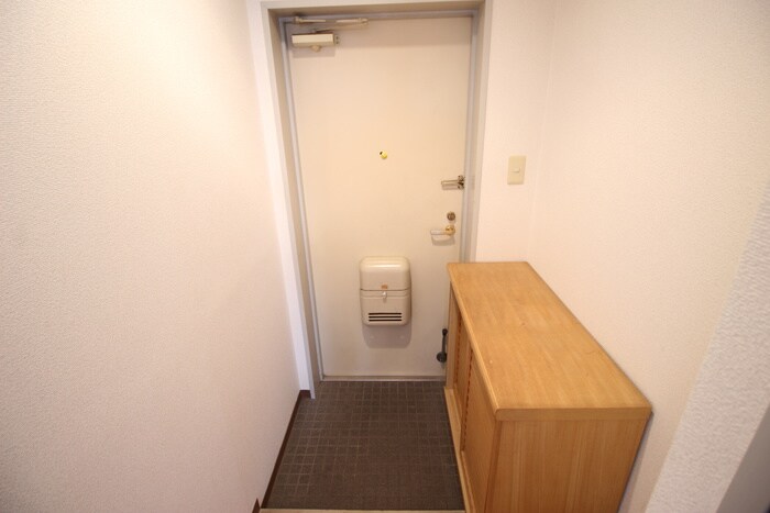 エスポワ－ル新中条の玄関