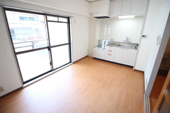 エスポワ－ル新中条の内観写真