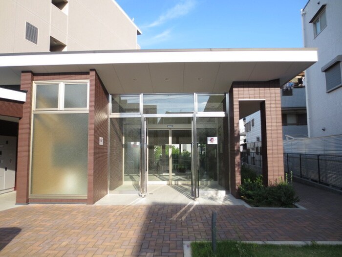 物件外観写真3　(エントランス部分)