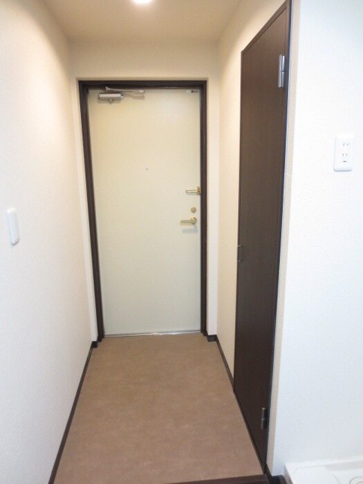 物件内観写真12　(玄関)