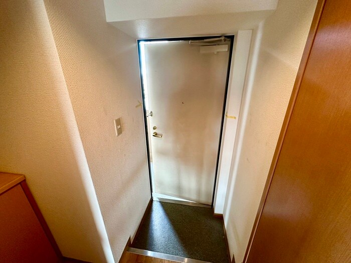 物件内観写真14　(玄関)