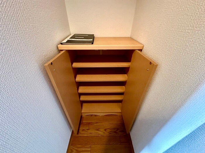 物件内観写真15　(靴箱)
