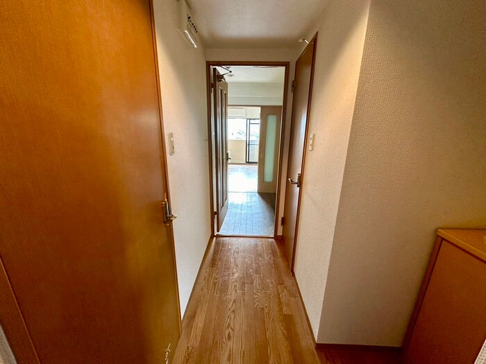 物件内観写真20　(廊下)