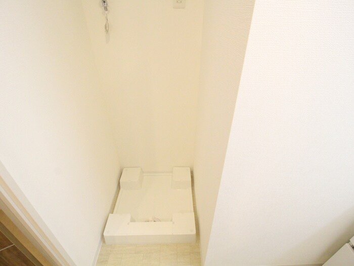 物件内観写真15　(洗濯機置場)