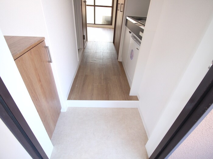 物件内観写真17　(玄関)