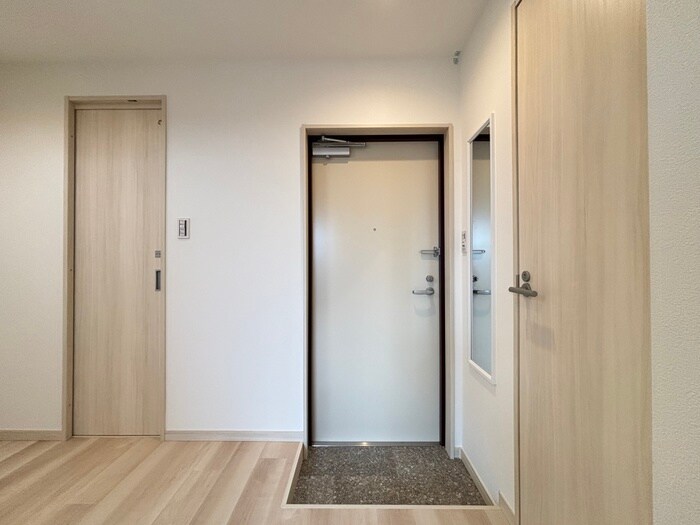 物件内観写真15　(玄関)