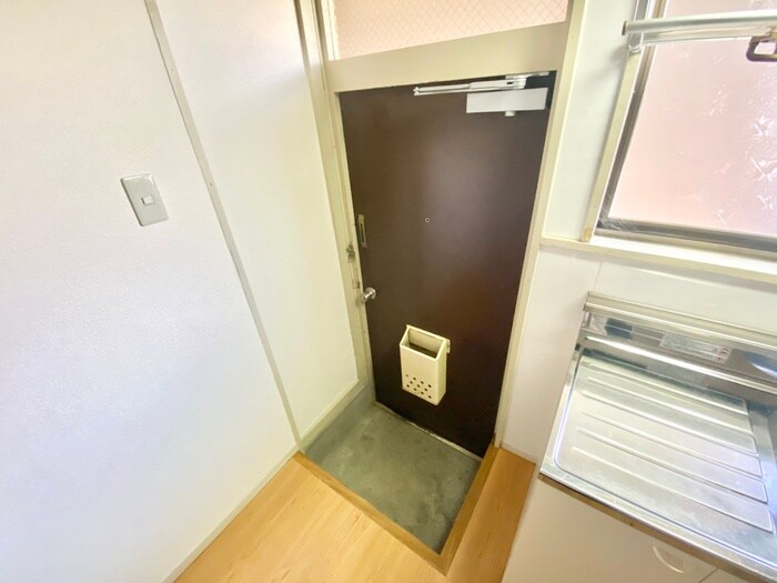 物件内観写真15　(玄関)