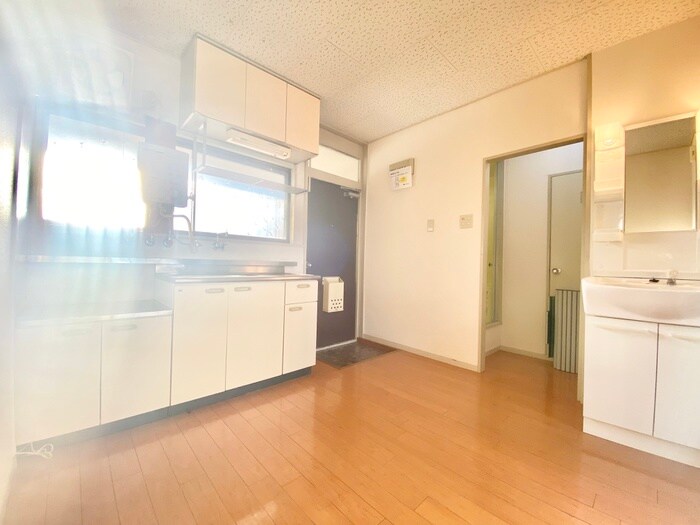 物件内観写真17　(玄関)