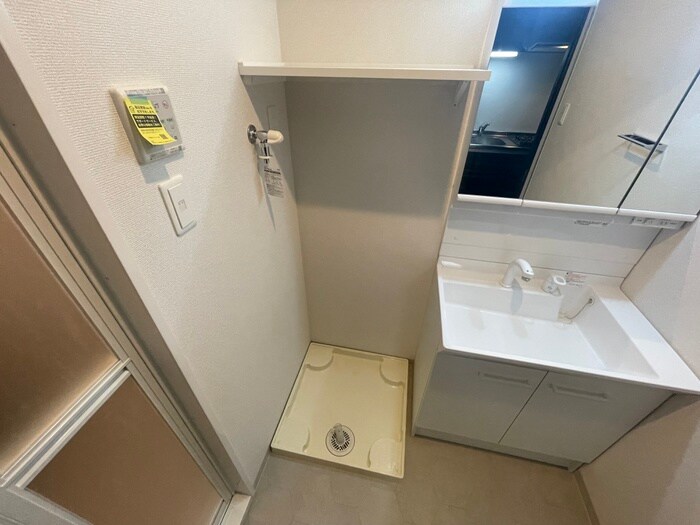 物件内観写真11　(洗濯機置場)