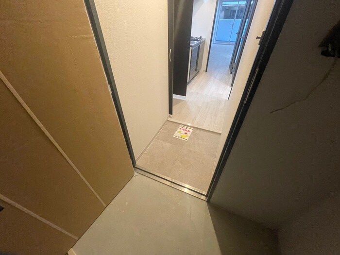 物件内観写真13　(玄関)