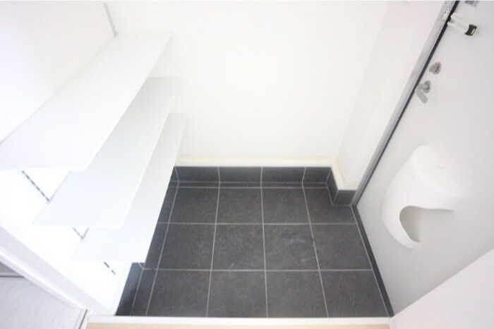 物件内観写真13　(玄関)