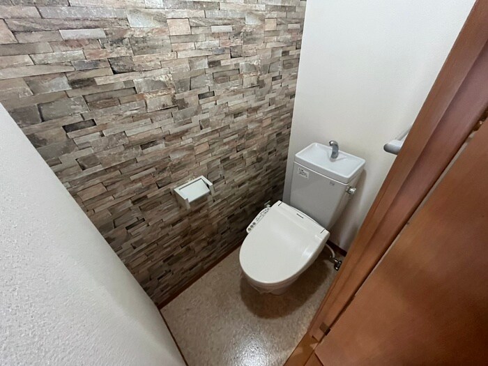 物件内観写真12　(トイレ)