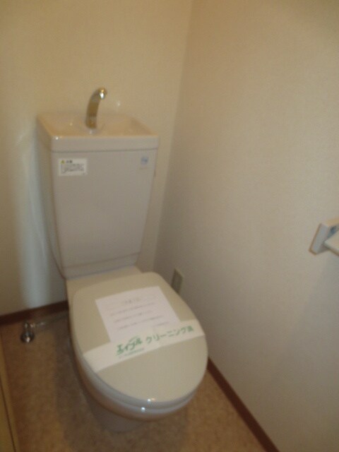 物件内観写真15　(トイレ)