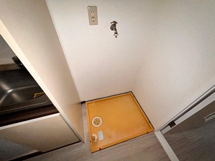 物件内観写真18　(洗濯機置場)