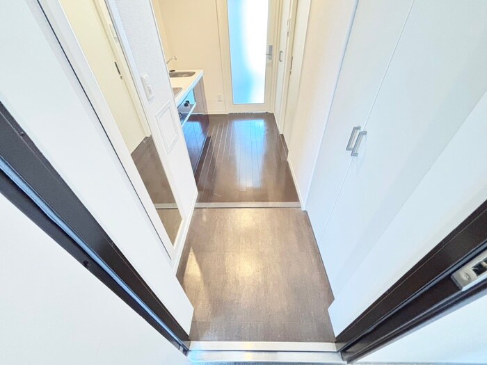 物件内観写真17　(玄関)