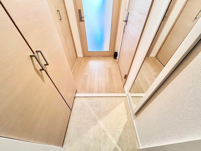 物件内観写真18　(玄関)