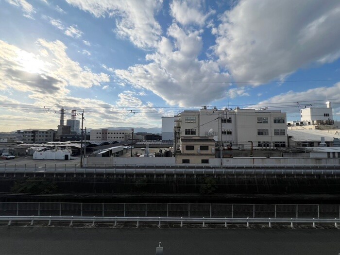 物件内観写真21　(室内からの展望)