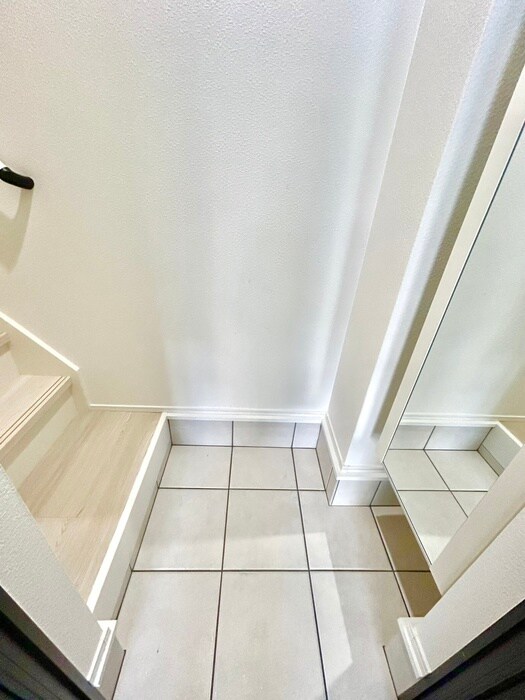 物件内観写真15　(玄関)