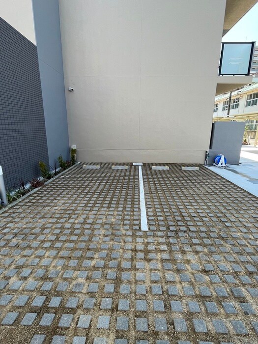 物件外観写真5　(駐車場)