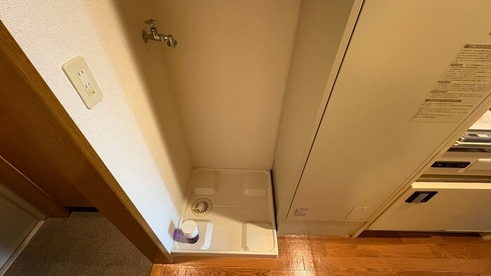 物件内観写真14　(洗濯機置場)