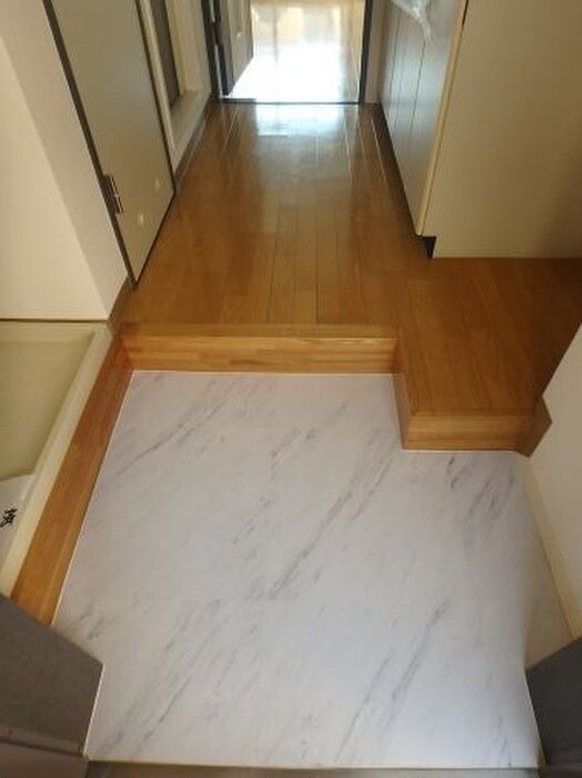 物件内観写真14　(玄関)