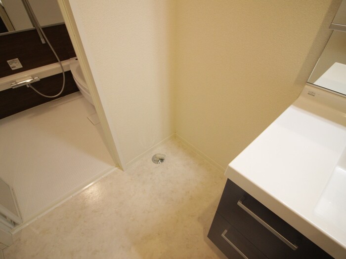 物件内観写真13　(洗濯機置場)