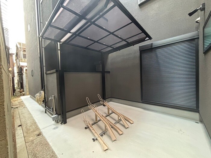 物件外観写真6　(駐輪場)