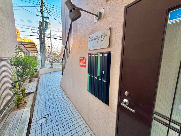 物件外観写真4　(エントランス部分)