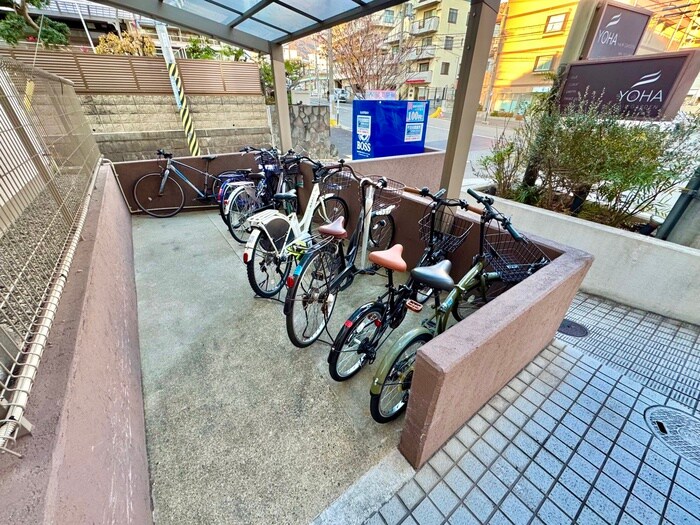 物件外観写真6　(駐輪場)