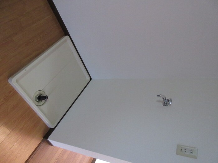 物件内観写真15　(洗濯機置場)