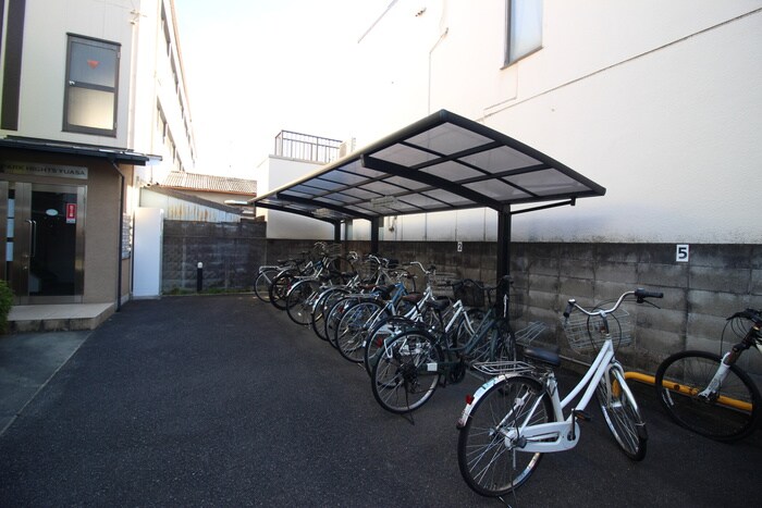 物件外観写真5　(駐輪場)