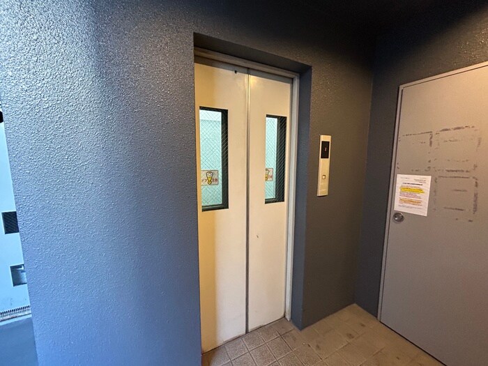 物件外観写真4　(建物設備)