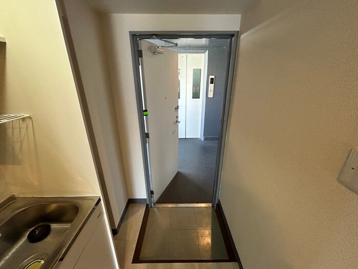 物件内観写真16　(玄関)
