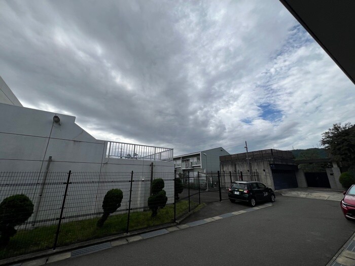 物件内観写真22　(室内からの展望)