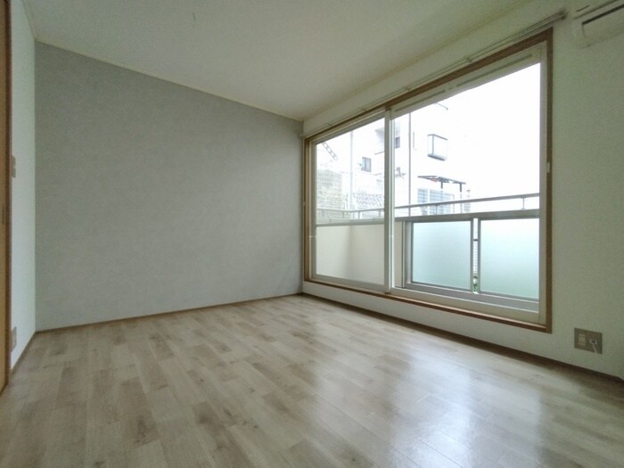 物件内観写真2　(居室)