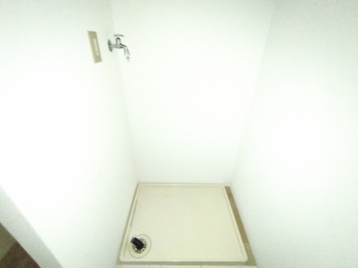 物件内観写真12　(洗濯機置場)