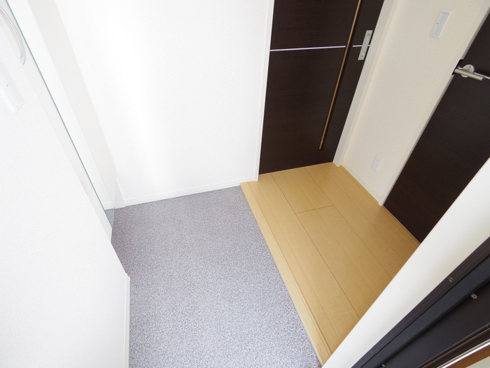 物件内観写真18　(玄関)