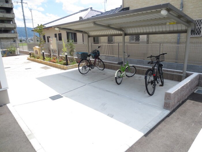 物件外観写真3　(駐輪場)