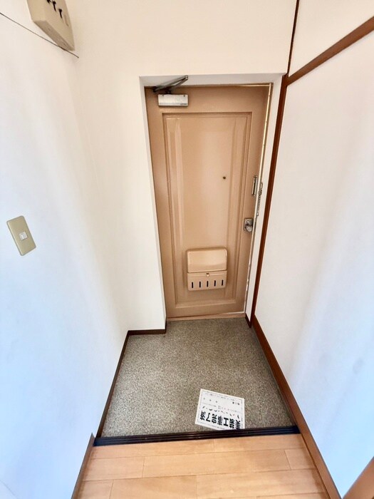 物件内観写真17　(玄関)
